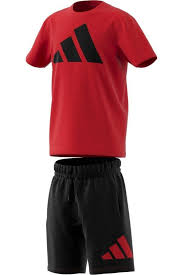 CONJUNTO DE CAMISETA ESSENTIALS PARA NIñOS